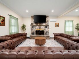 824 Peenpack Trl, Sparrow Bush, NY