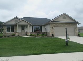 1929 Brookside Dr NE, New Philadelphia, OH 44663