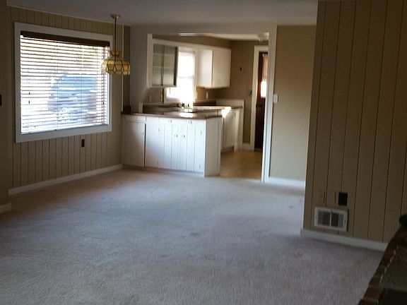 3rd image of 300 Church St