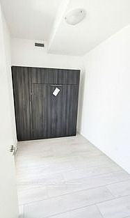 4th image of 400 King St W #812