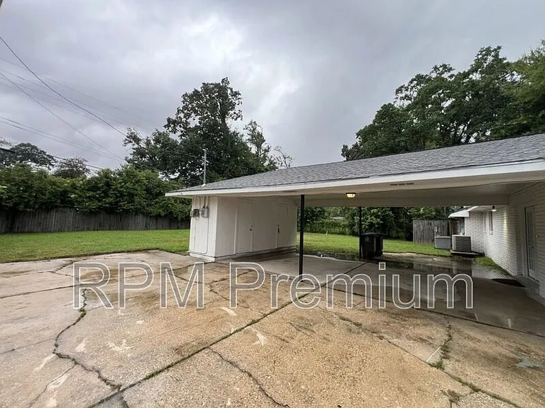 464 Wilton Dr — Photo 42