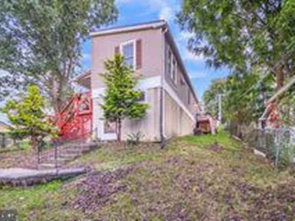 9 W Church St, Nanticoke, PA 18634