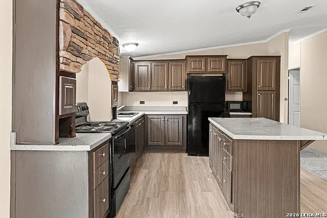 4 bed, 2.0 bath, 1664 sqft, $1,600 — Photo 4