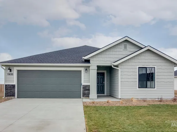 1935 SW Besra Dr, Mountain Home, ID 83647