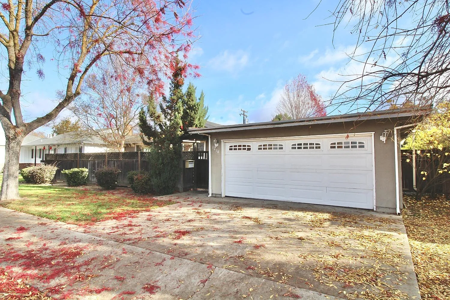 1218 College Ave photo 1
