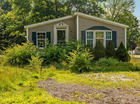 17962 S Lake Dr, Barryton, MI 49305