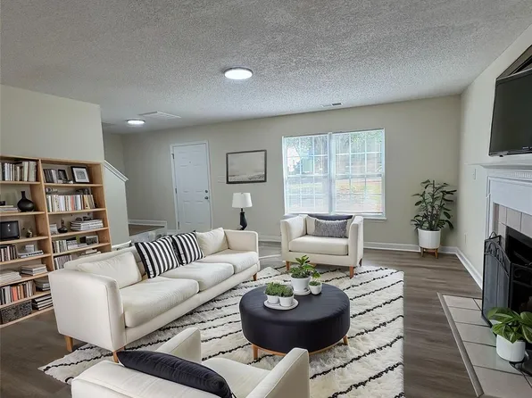 2303 Hope Valley Ln, Charlotte, NC 28213