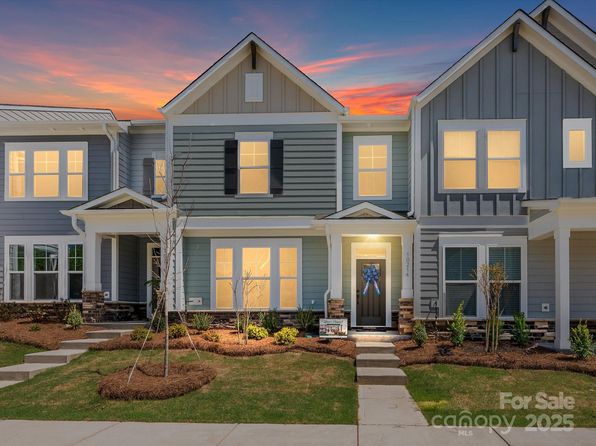 10214 Mamillion Dr, Huntersville, NC 28078