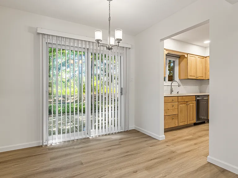 509 Forsythia Ln — Photo 5