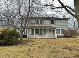 126 W Center Ave, Lake Bluff, IL 60044