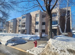 520 5th St SW UNIT 214, Willmar, MN 56201