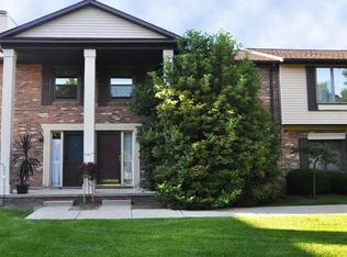 975 Woodlane Dr UNIT 2, Rochester Hills, MI 48307