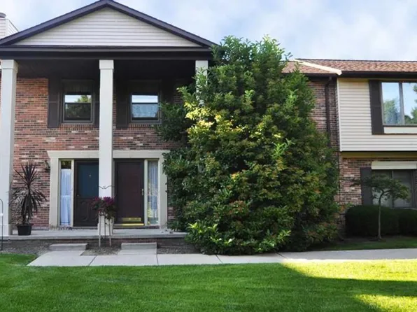 975 Woodlane Dr Unit 2, Rochester Hills, MI 48307