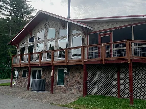 139 Axtell Ave, Renick, WV 24966