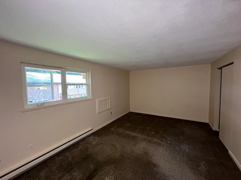 4 Culdaff St #J — Photo 13