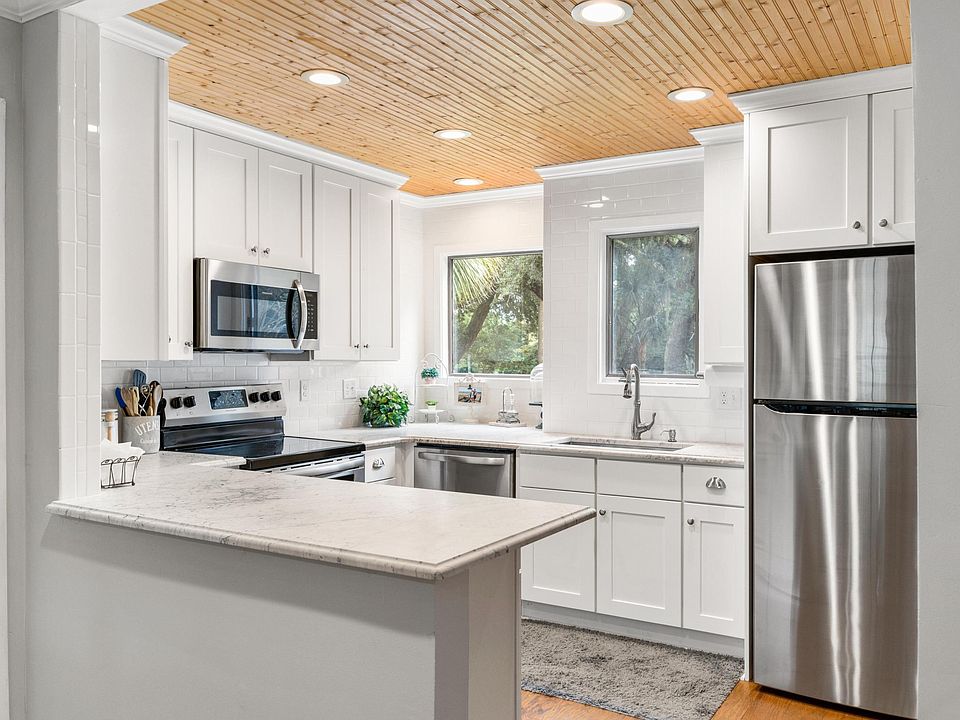 1st image of 4529 Park Lake Dr