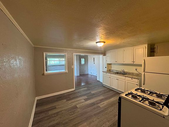 4th image of 2807 Merriam Ln APT 7