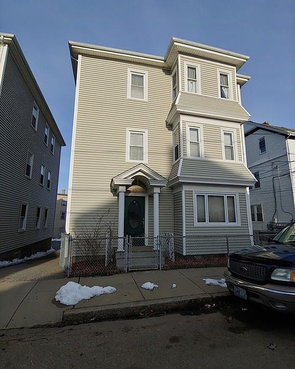 2nd image of 97 Thomas St