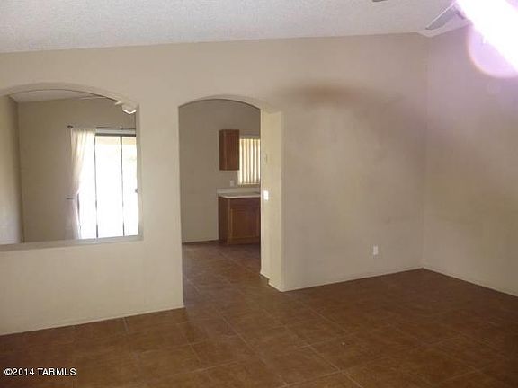 2nd image of 6111 S Avenue De La Chandelle