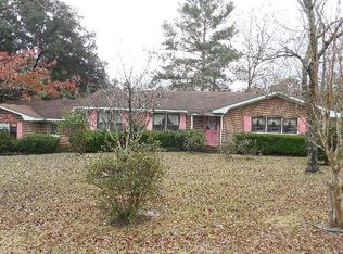 202 Lakeforest Dr, Dothan, AL 36301