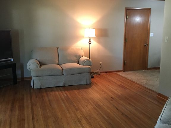 3rd image of 433 N Terrace Dr