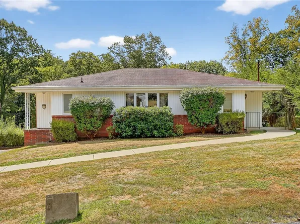 104 Sunnyhill Dr, Pittsburgh, PA 15237