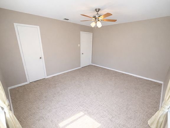 5th image of 705 Childress St