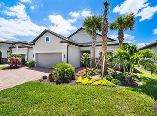 9803 Everglades Dr, Naples, FL 34120