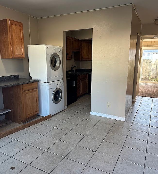 2nd image of 3408 Kenbrooke Ct #3408