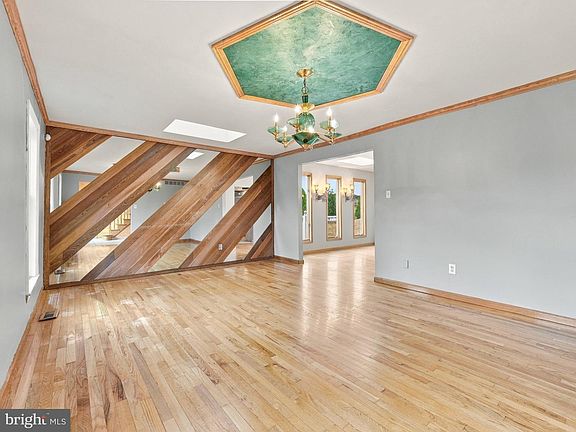 5th image of 120 Dorado Ave