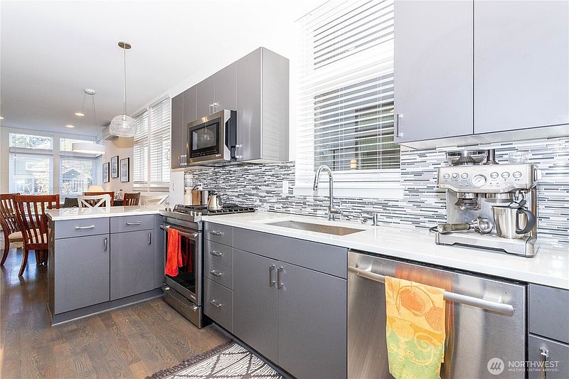 5th image of 2112 3rd Avenue N #C