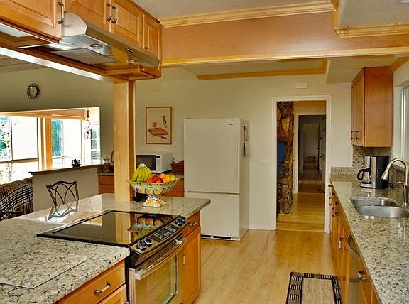 5th image of 25560 Firhaven Ln