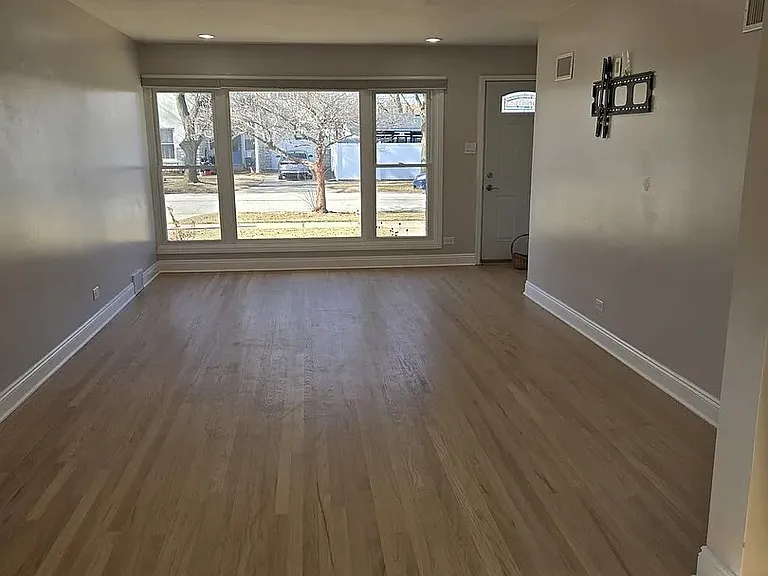7143 N Mobile Ave — Photo 4