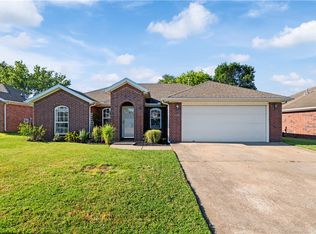 4002 SW Carriageway Ave, Bentonville, AR 72712