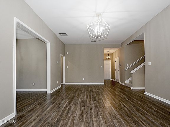5th image of 5207 Sweetwater Dr