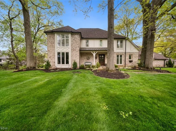 28930 Turnbridge Rd, Bay Village, OH 44140