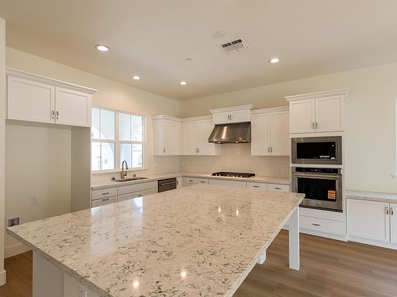 4th image of 608 Santa Lucia Way