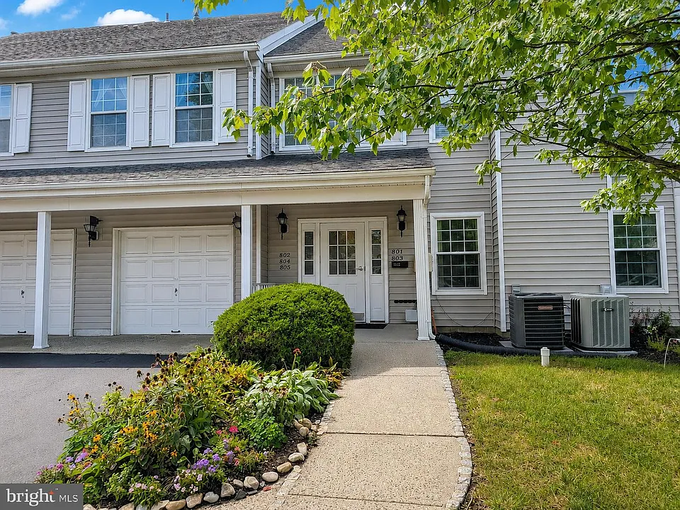 805 Eagles Chase Dr