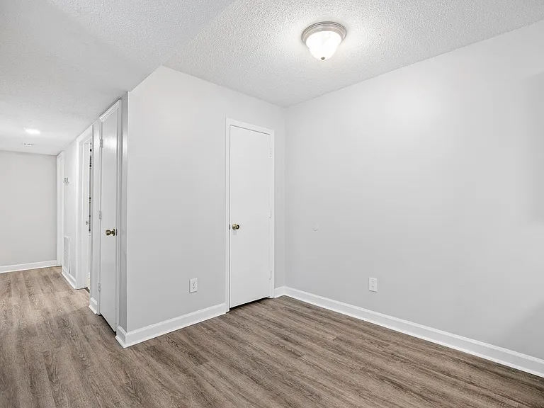5645 Hornaday Rd #B — Photo 9