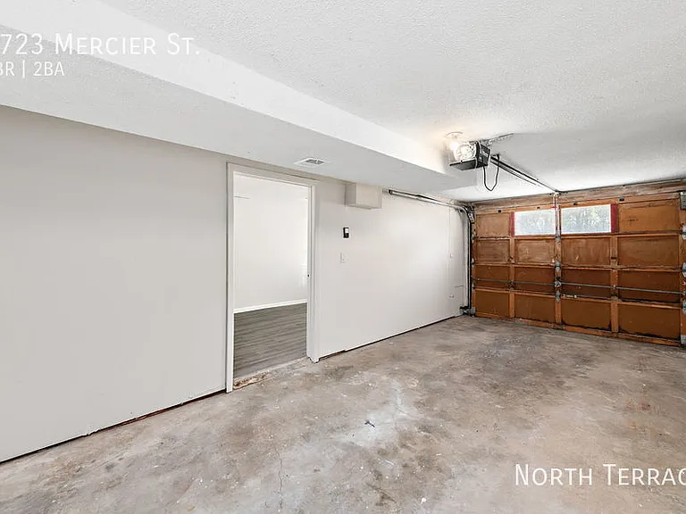 4723 Mercier St — Photo 18