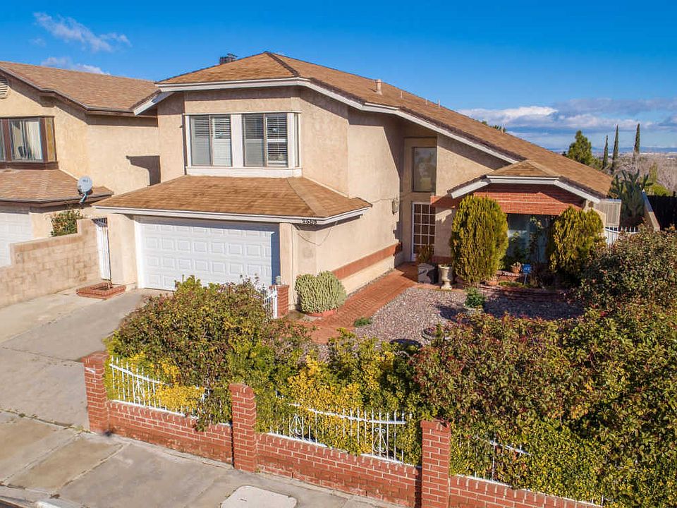 1st image of 2559 Desert Oak Dr