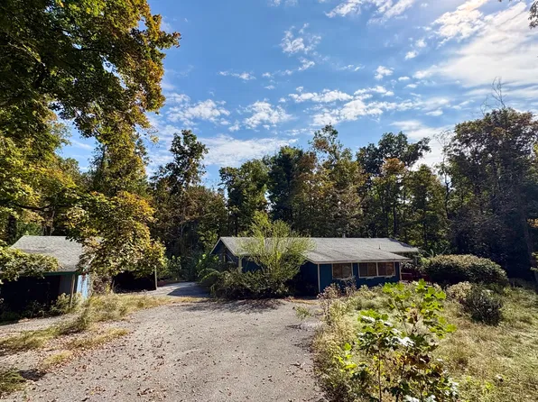 105 N Rosewood Cir, Rockville, IN 47872