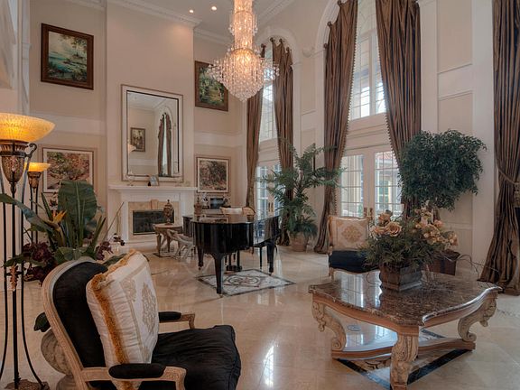 Home For Sale In Pga Village