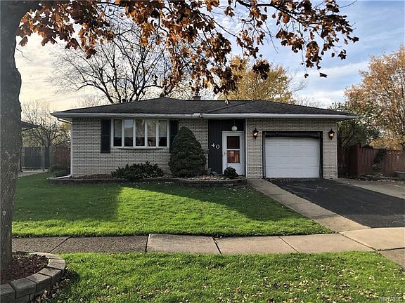 2nd image of 40 Dartwood Dr