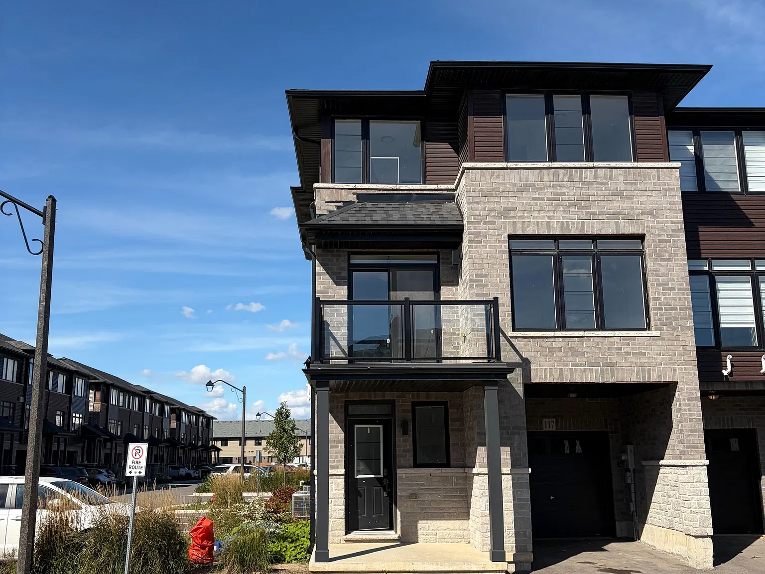 461 Blackburn Dr — Photo 1