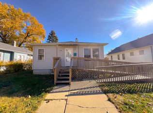 1209 S Bauscher Ave, Freeport, IL 61032