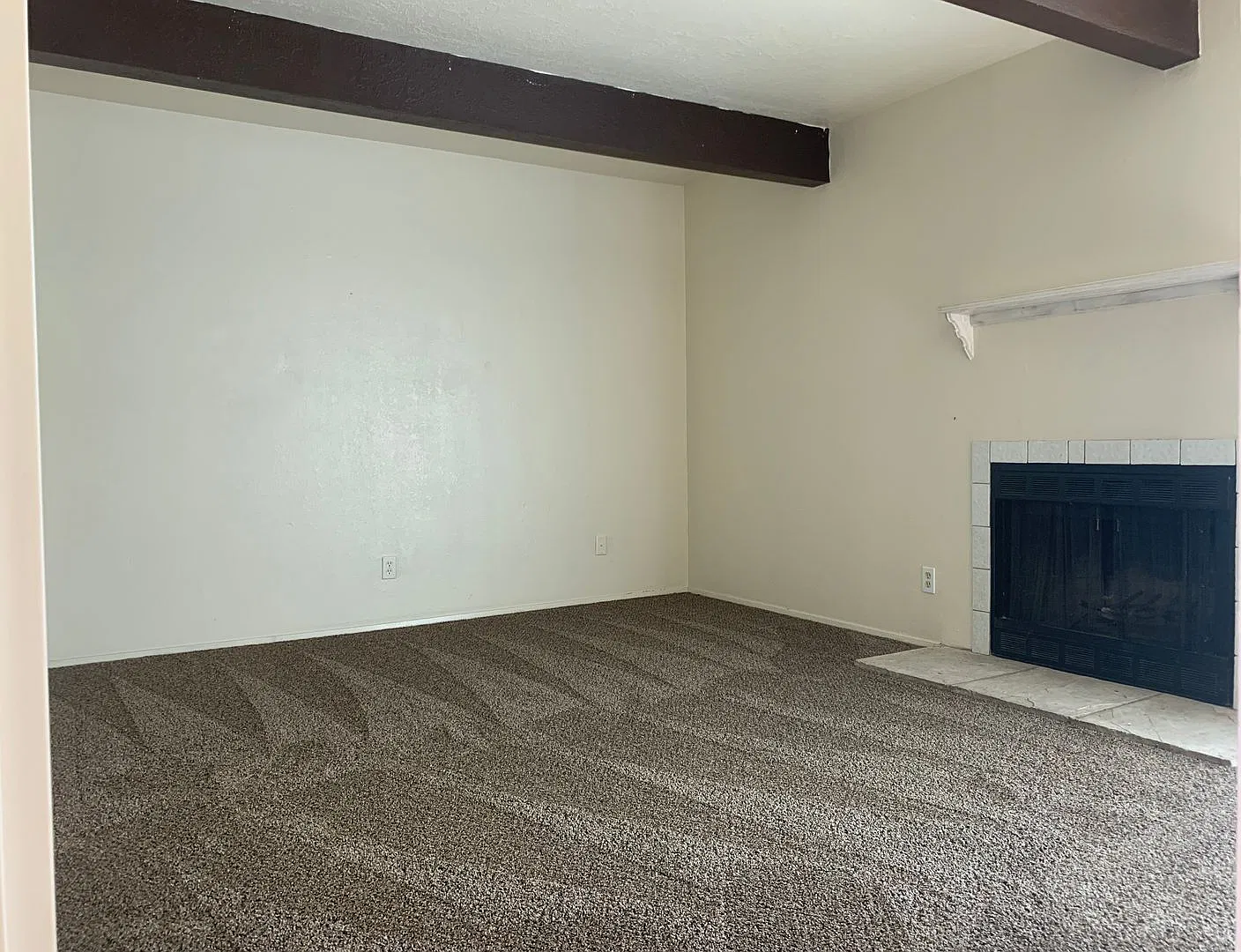 319 General Marshall St NE — Photo 2