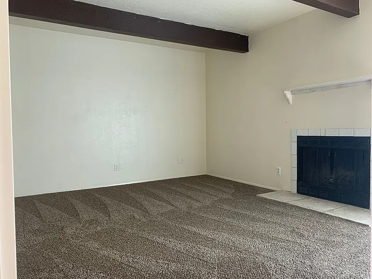 319 General Marshall St NE — Photo 2