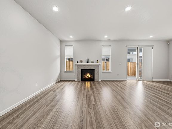5th image of 18224 134th Avenue E