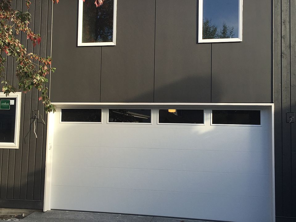 2nd image of 12716 NE 92nd Pl